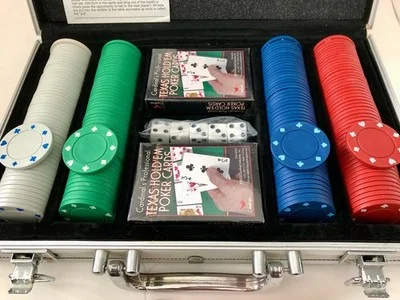 Live Poker: Real Dealer Casino Hold'em, 3 Card Poker & Rules